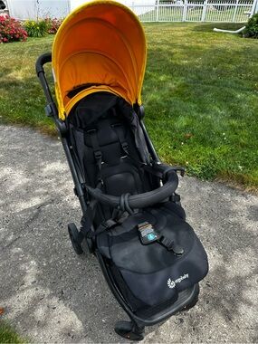 Ergobaby Metro + Compact Stroller with Bright Yellow Canopy
